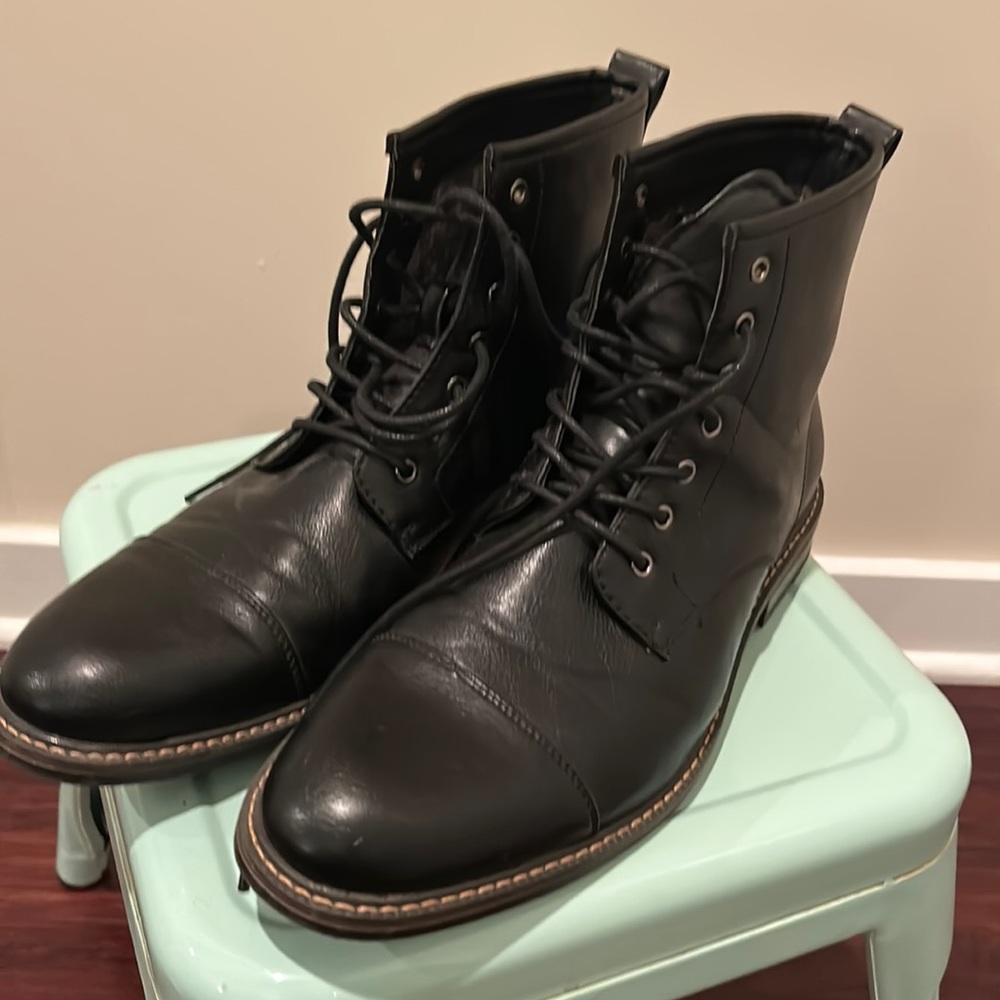 Bonafini size 10 men’s combat boot style dress boot.